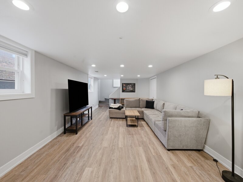 5721 S Mobile Avenue Chicago IL 60638