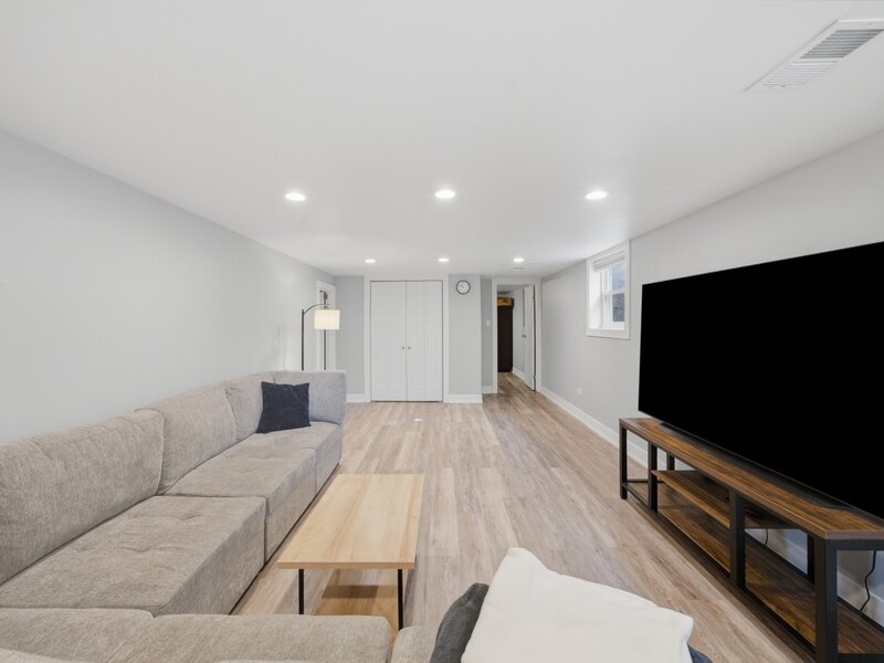 5721 S Mobile Avenue Chicago IL 60638