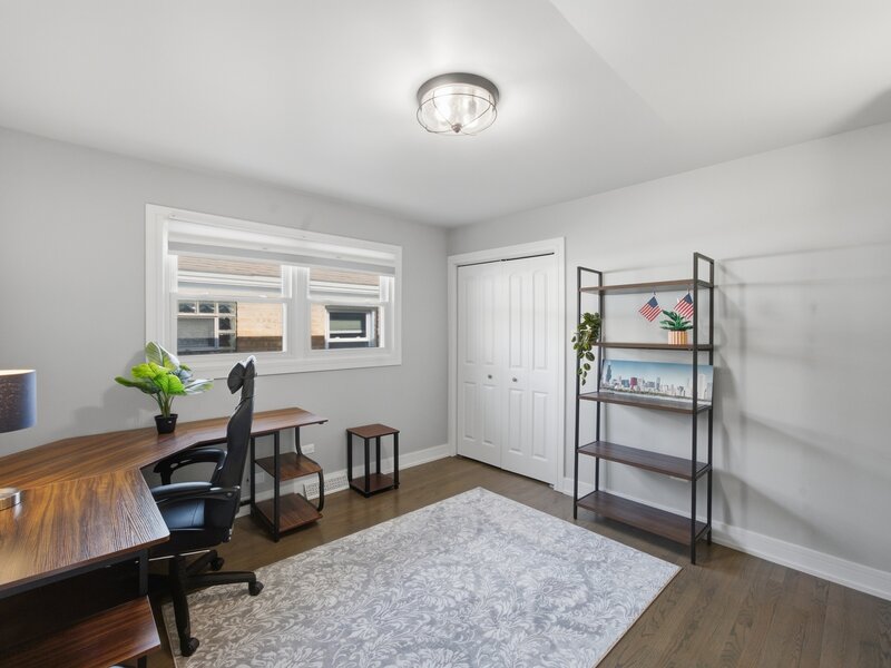 5721 S Mobile Avenue Chicago IL 60638