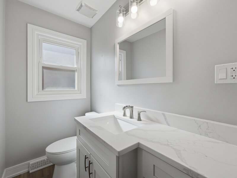 5721 S Mobile Avenue Chicago IL 60638