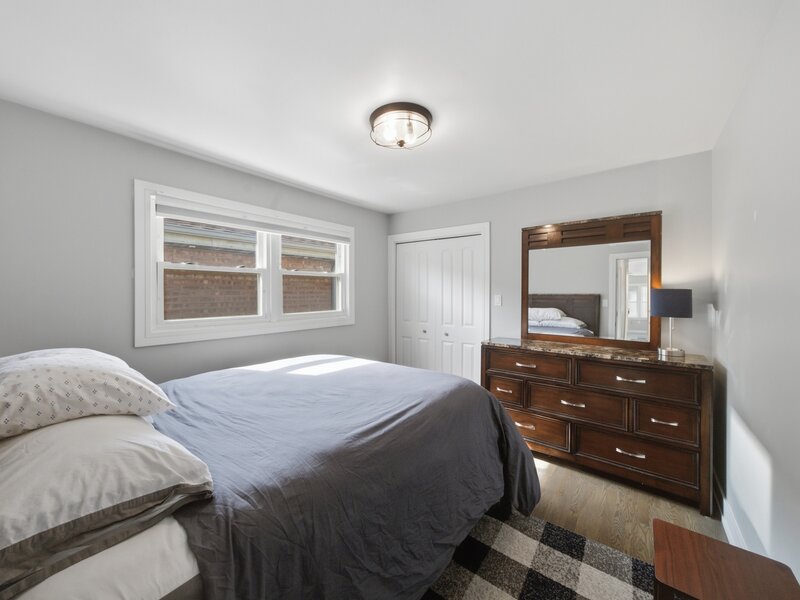 5721 S Mobile Avenue Chicago IL 60638