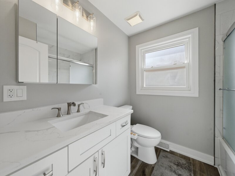 5721 S Mobile Avenue Chicago IL 60638