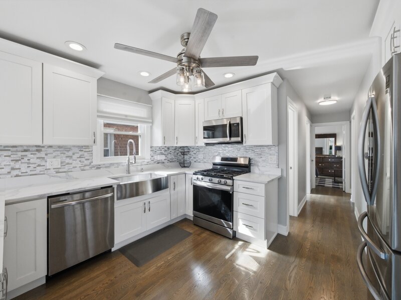 5721 S Mobile Avenue Chicago IL 60638