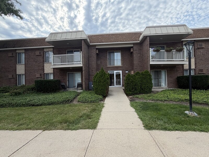 500 N Wilke Road Palatine IL 60074