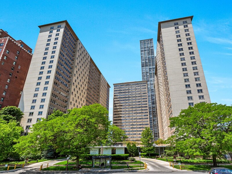 3950 N Lake Shore Drive Chicago IL 60613