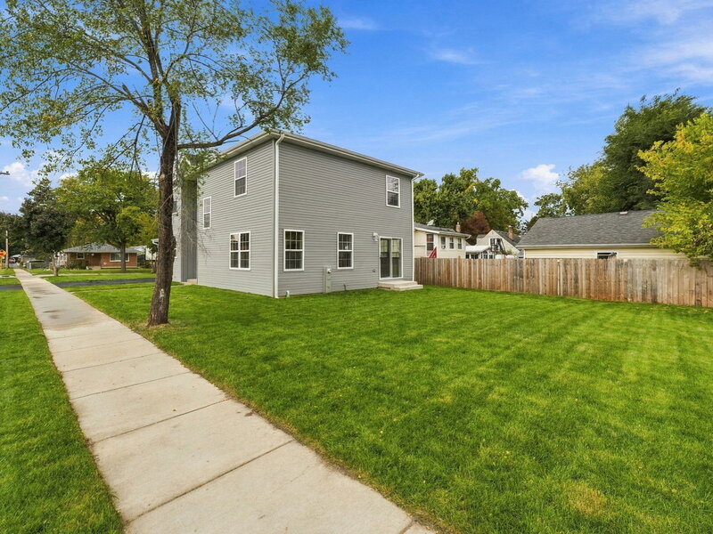 201 N Bierman Avenue Villa Park IL 60181