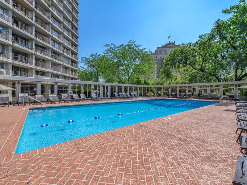 1960 N Lincoln Park West Avenue Chicago IL 60614