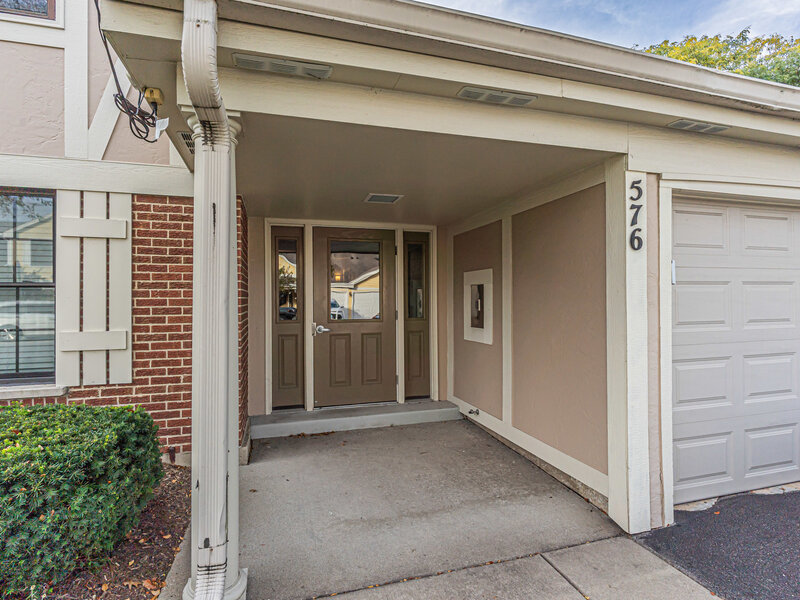 576 Greystone Lane Wheeling IL 60090