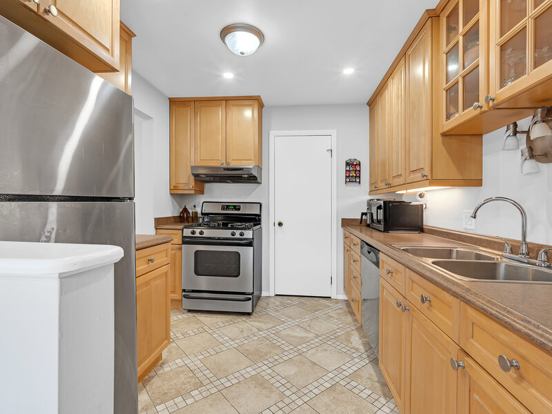 576 Greystone Lane Wheeling IL 60090