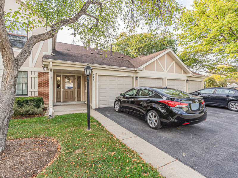 576 Greystone Lane Wheeling IL 60090