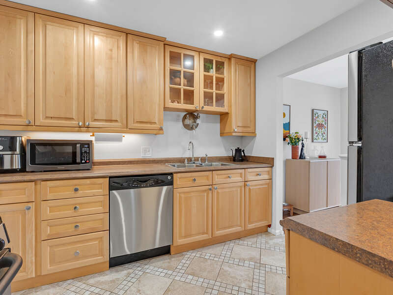576 Greystone Lane Wheeling IL 60090