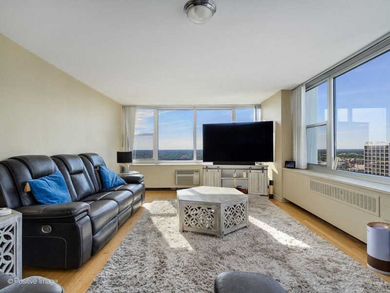 4250 N Marine Drive Chicago IL 60613
