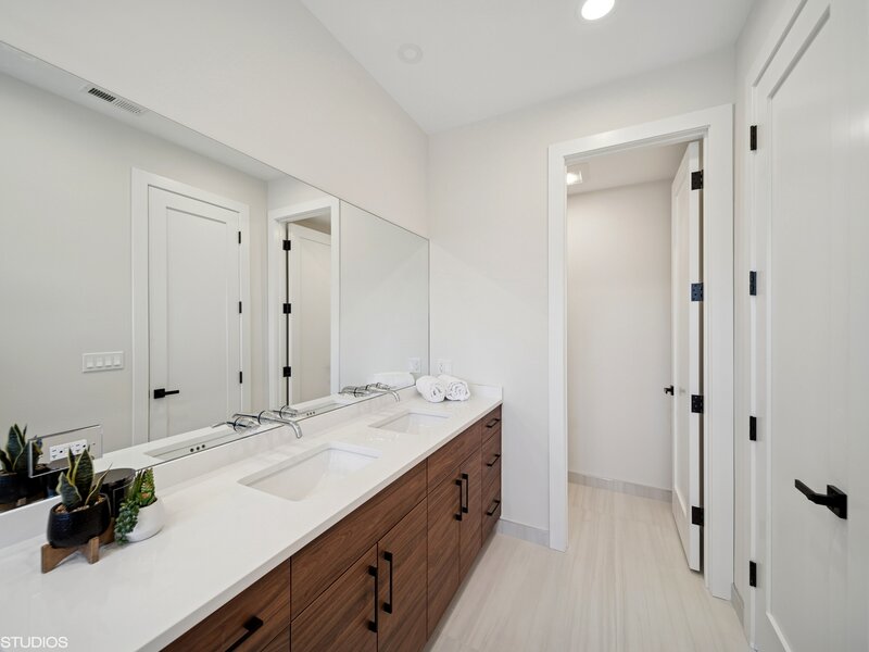 967 E 62nd Street Chicago IL 60637