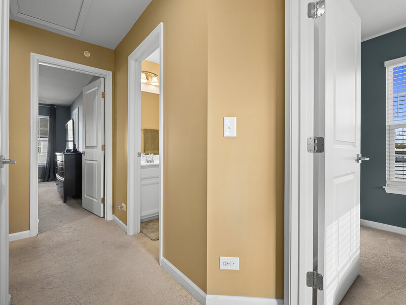 47 Nicholas Drive Des Plaines IL 60016