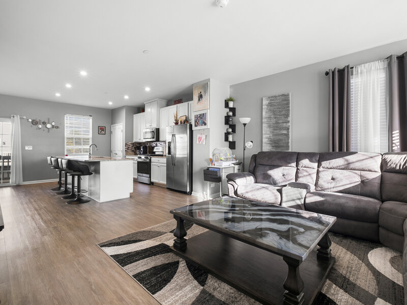 47 Nicholas Drive Des Plaines IL 60016