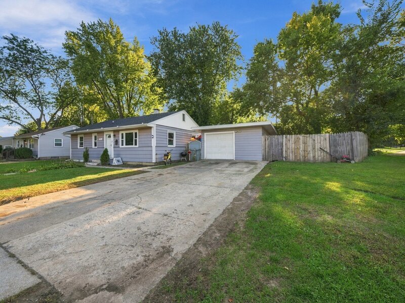 322 Westgate Drive Aurora IL 60506