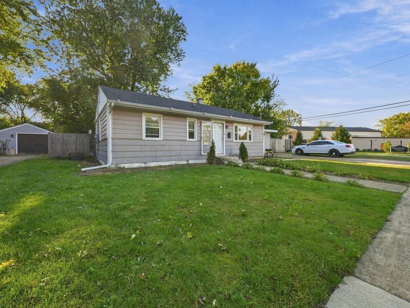 322 Westgate Drive Aurora IL 60506