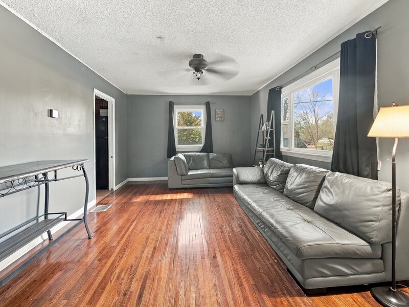 322 Westgate Drive Aurora IL 60506