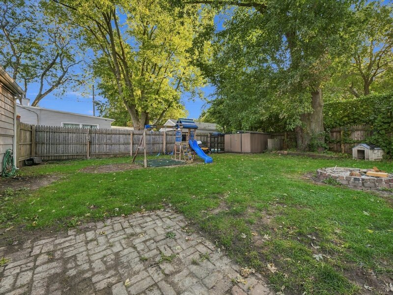 322 Westgate Drive Aurora IL 60506