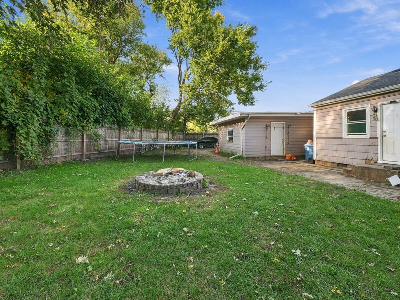 322 Westgate Drive Aurora IL 60506