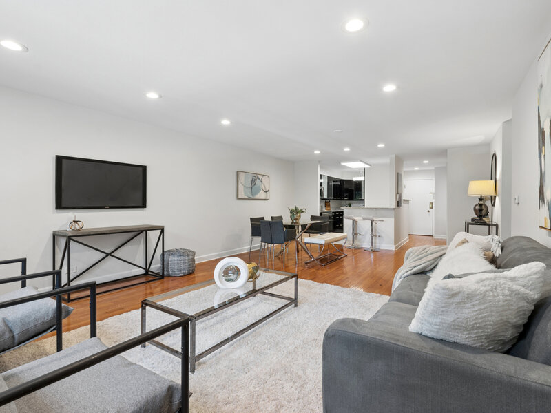 1234 Elmwood Avenue Evanston IL 60202