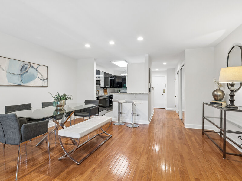 1234 Elmwood Avenue Evanston IL 60202
