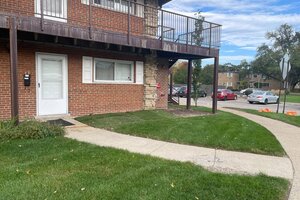 Photo of 1480 S Busse Road Mount Prospect IL 60056 Unit 1F