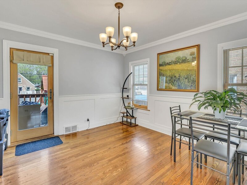 10006 S Artesian Avenue Chicago IL 60655