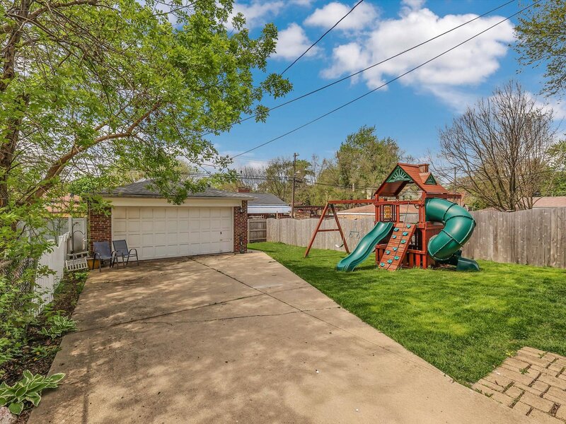 10006 S Artesian Avenue Chicago IL 60655