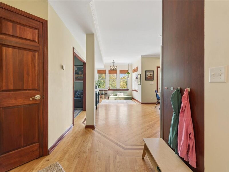 4910 N Drake Avenue Chicago IL 60625