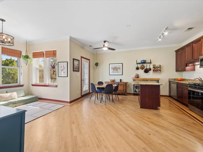 4910 N Drake Avenue Chicago IL 60625
