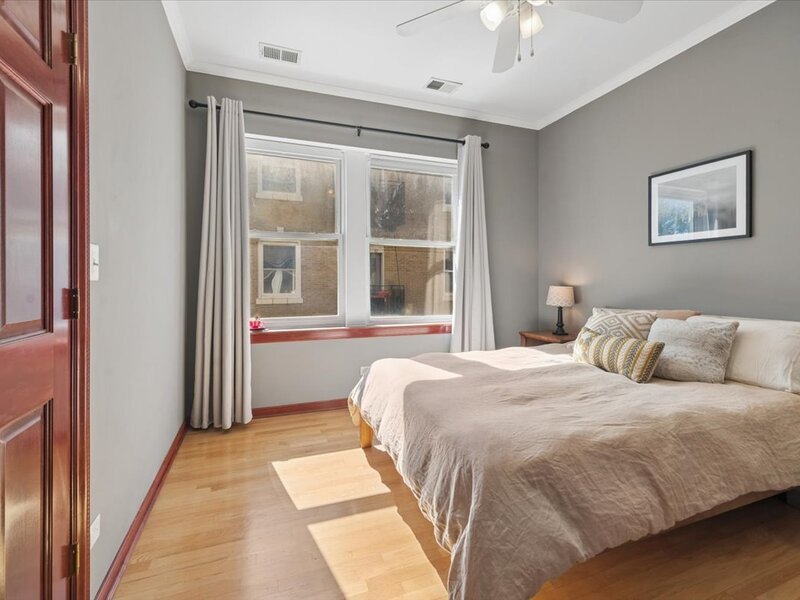 4910 N Drake Avenue Chicago IL 60625