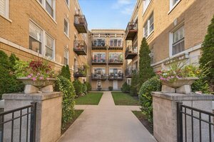 Photo of 4910 N Drake Avenue Chicago IL 60625 Unit 2