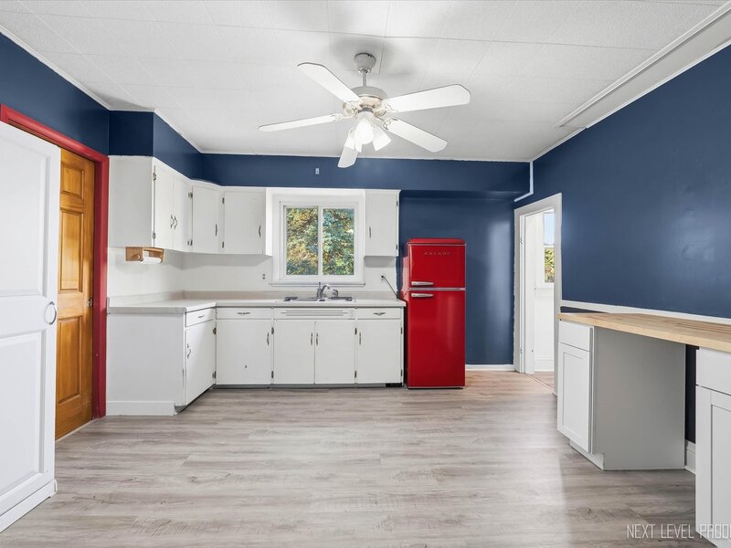 1003 Dean Street St. Charles IL 60174