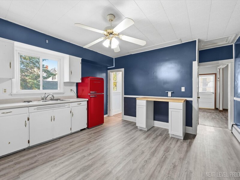 1003 Dean Street St. Charles IL 60174