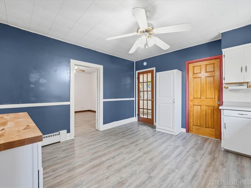 1003 Dean Street St. Charles IL 60174
