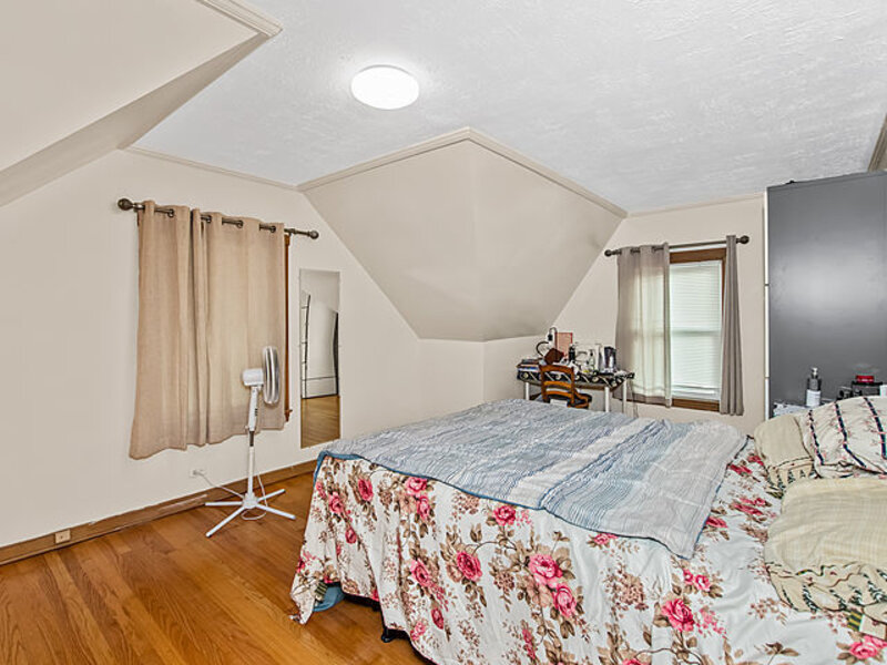 6952 W Summerdale Avenue Chicago IL 60656