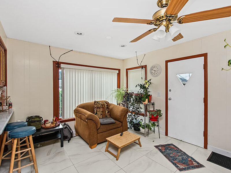 6952 W Summerdale Avenue Chicago IL 60656