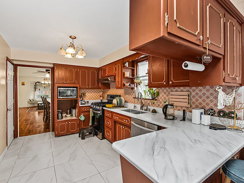 6952 W Summerdale Avenue Chicago IL 60656