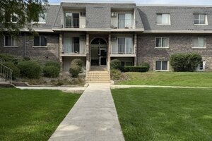 Photo of 838 Jonathon Court Prospect Heights IL 60070 Unit 107