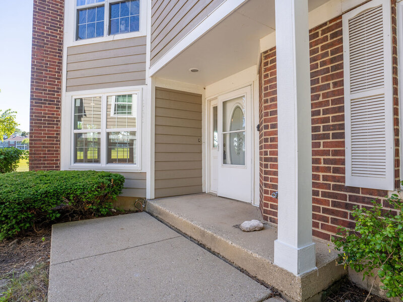 1621 Glengarry Court Algonquin IL 60102