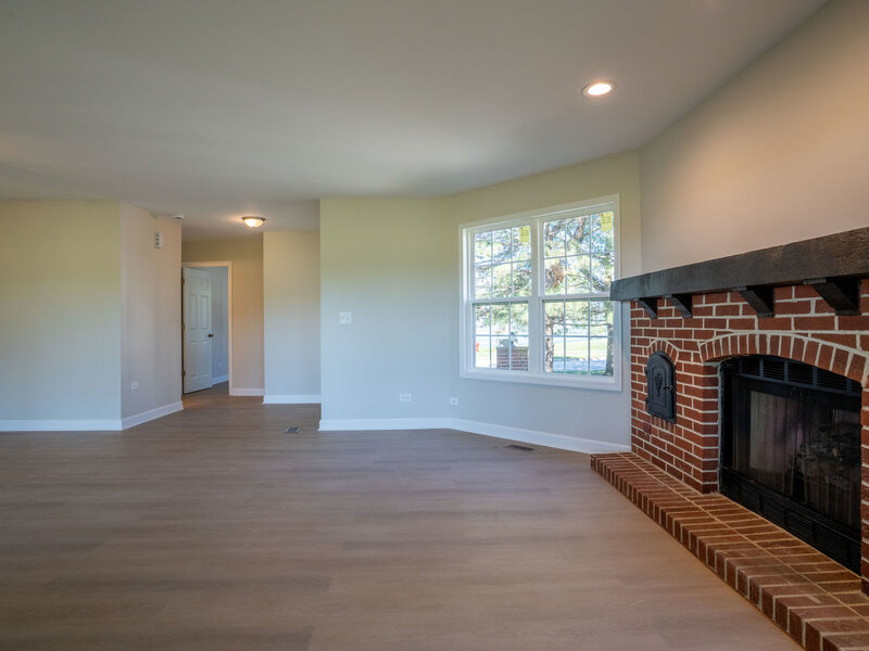 1621 Glengarry Court Algonquin IL 60102