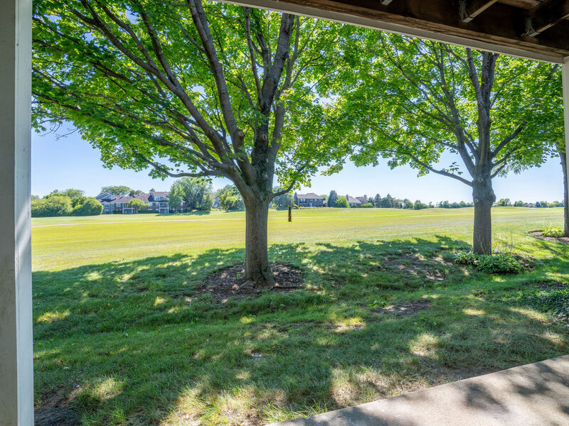 1621 Glengarry Court Algonquin IL 60102