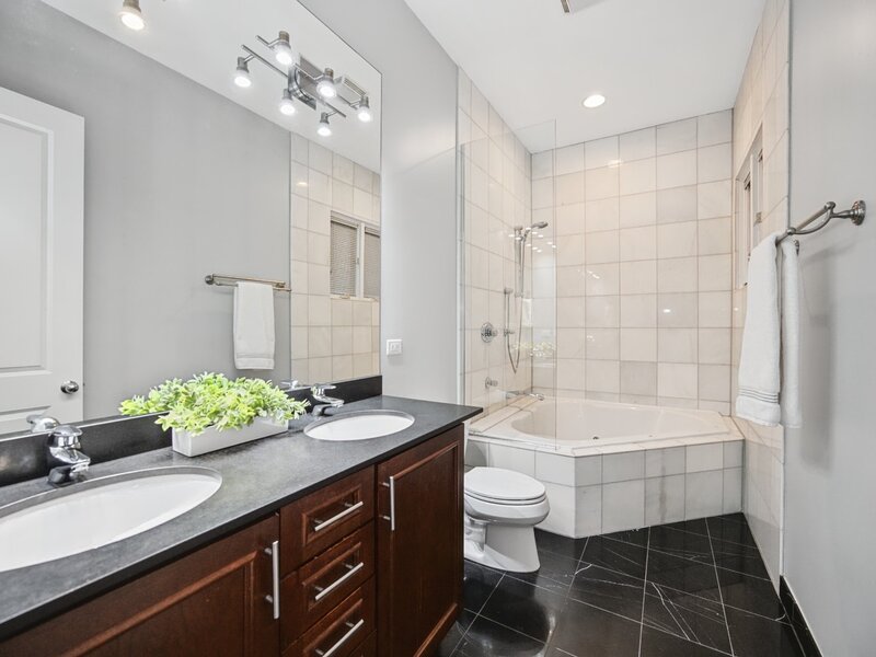 2920 N Damen Avenue Chicago IL 60618