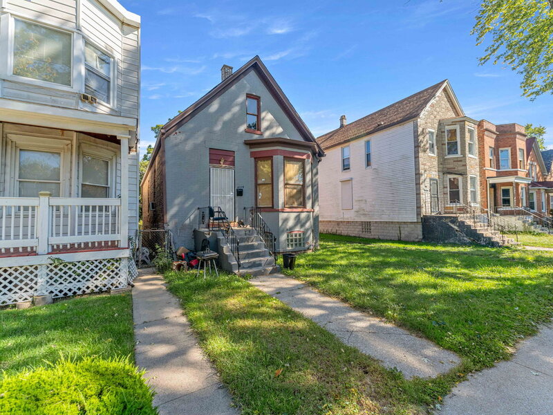6739 S Prairie Avenue Chicago IL 60637