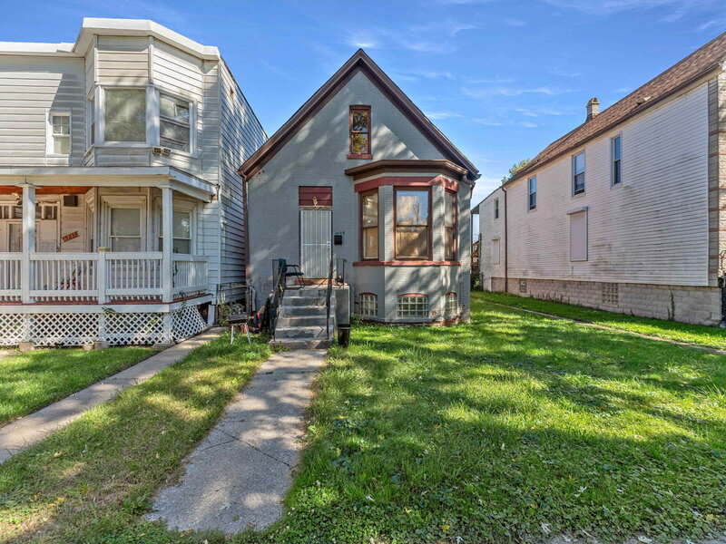 6739 S Prairie Avenue Chicago IL 60637
