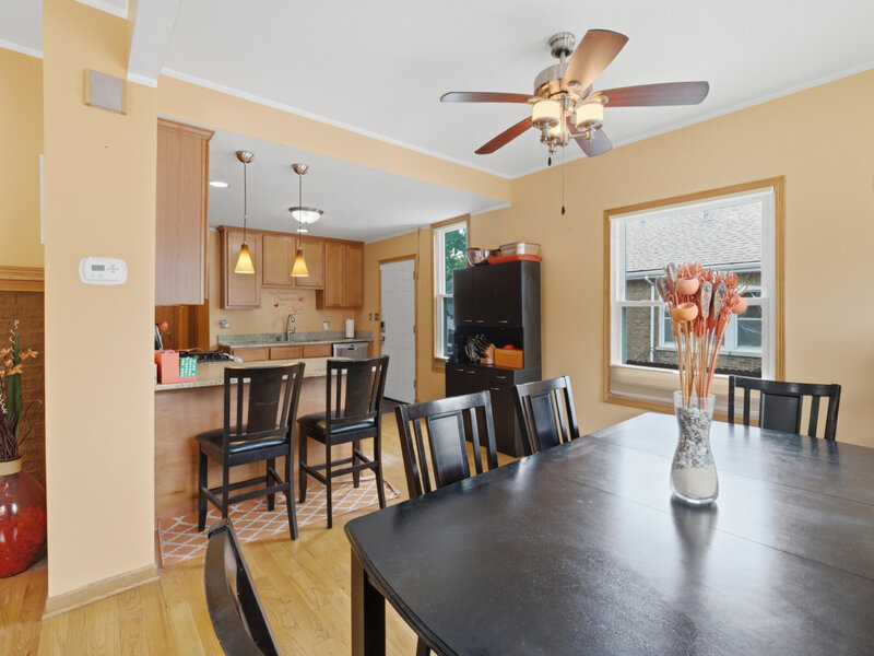 1615 W Beverly Glen Parkway Chicago IL 60643