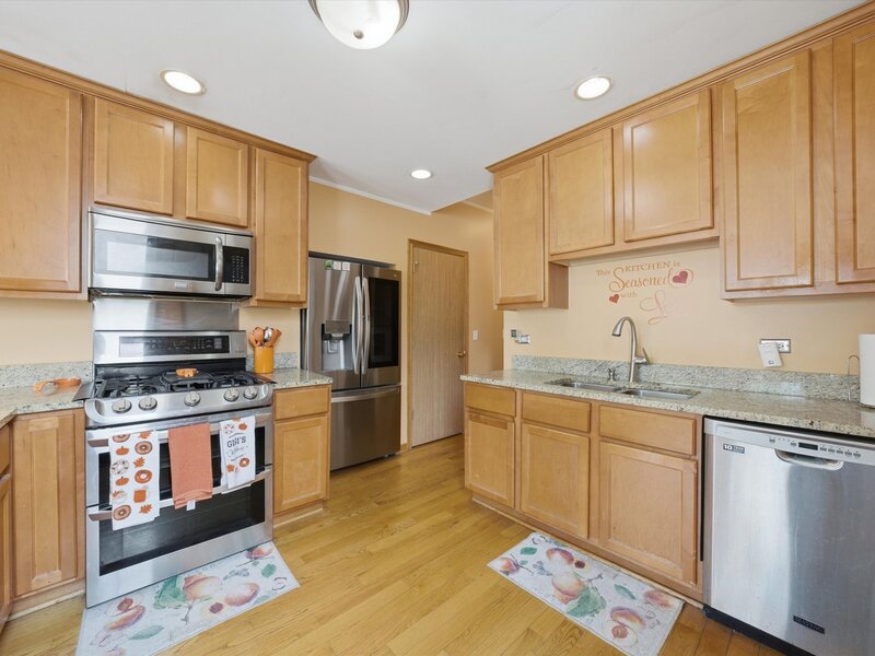 1615 W Beverly Glen Parkway Chicago IL 60643