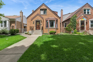 Photo of 2009 Keeney Street Evanston IL 60202