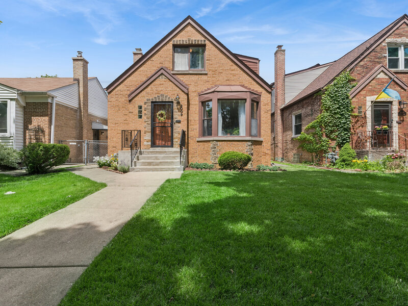 2009 Keeney Street Evanston IL 60202